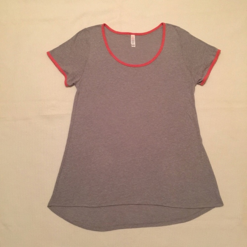 LuLa Roe Classic tee!